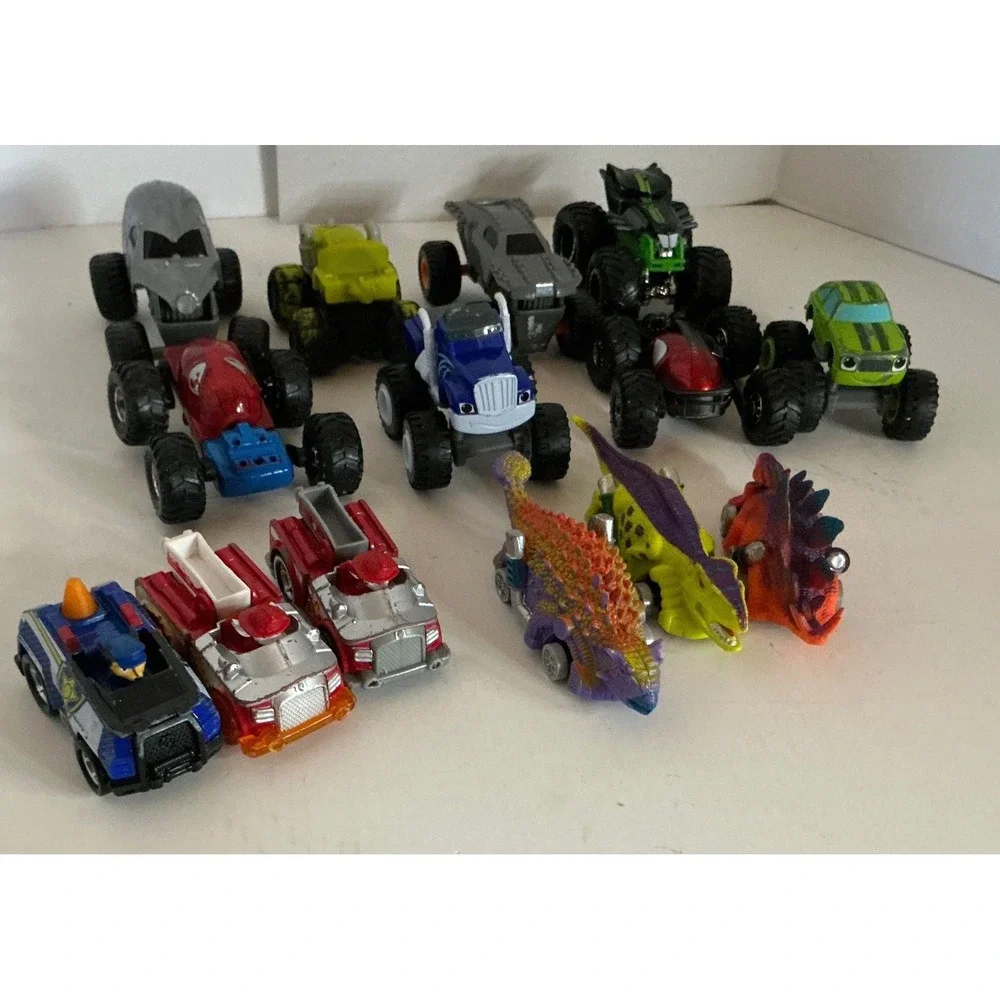 Hot Wheels Monster Jam Truck Lot Spider-Man Grave Digger Small Scale Toy Truck